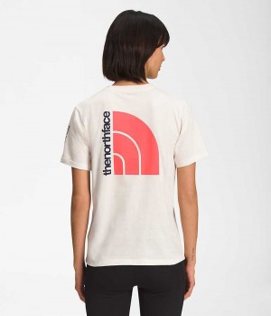 The North Face Korta Sleeve Brand Proud T-Shirt Dam Vita | STOCKHOLM EQWLYF